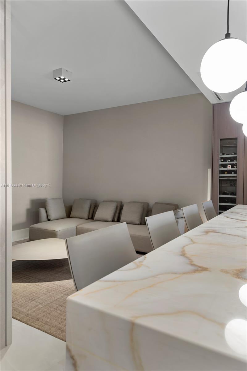 NORTH BISCAYNE BEACH AMEN - Residential