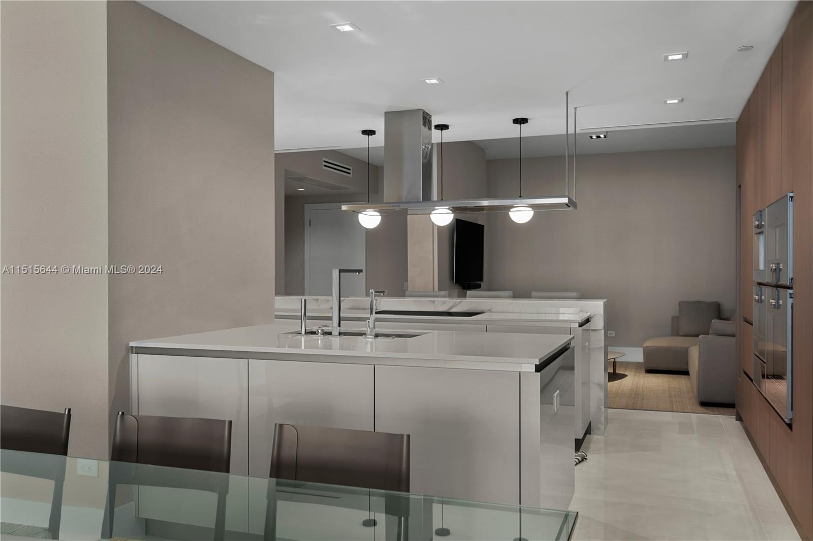 NORTH BISCAYNE BEACH AMEN - Residential