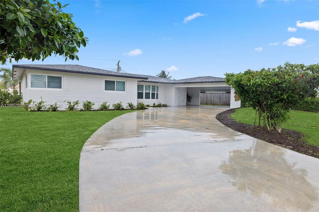 Photo of 437 NW 13th Dr, Boca Raton, FL 33486 (MLS # A11982520)