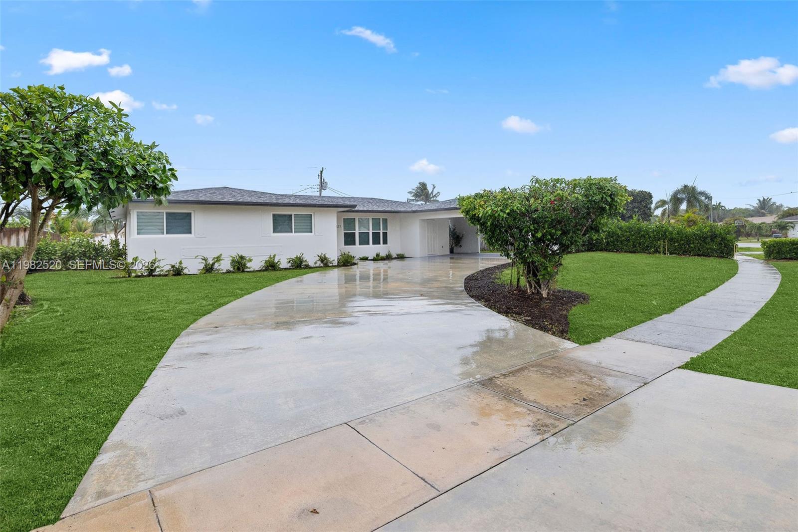 COUNTRY CLUB VILLAGE SEC - Residential