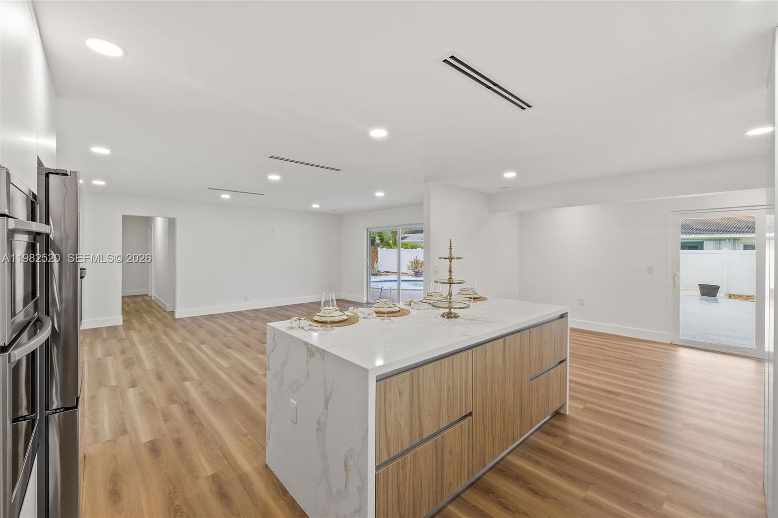 COUNTRY CLUB VILLAGE SEC - Residential