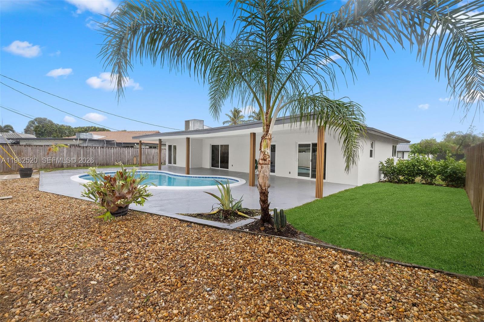 COUNTRY CLUB VILLAGE SEC - Residential