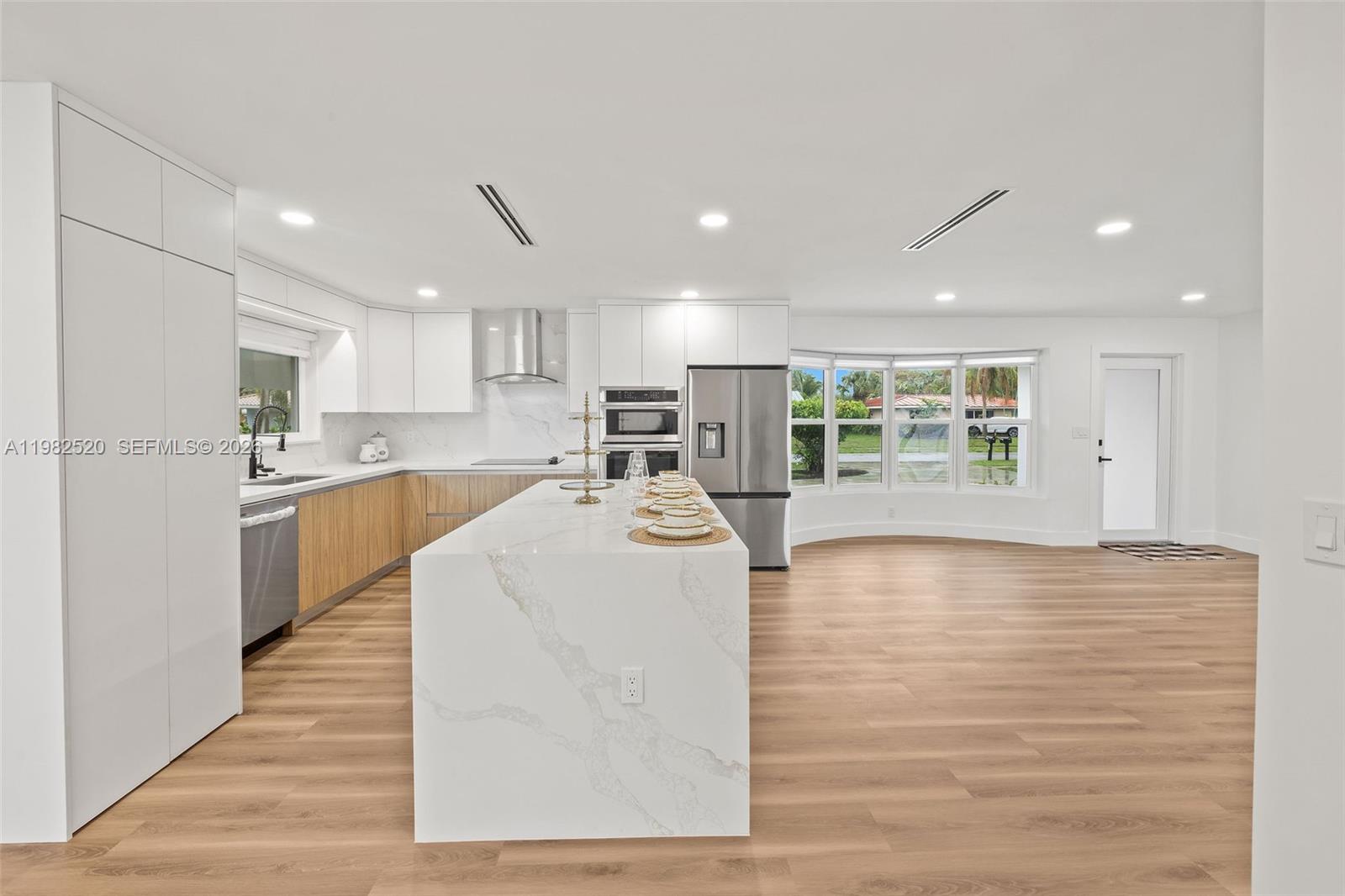 COUNTRY CLUB VILLAGE SEC - Residential