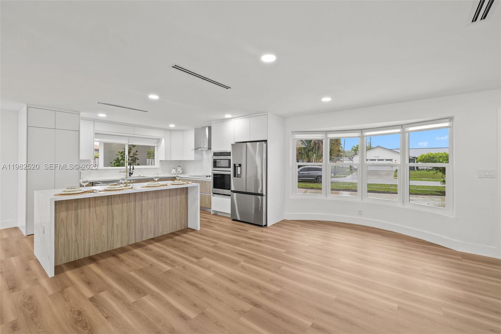 COUNTRY CLUB VILLAGE SEC - Residential