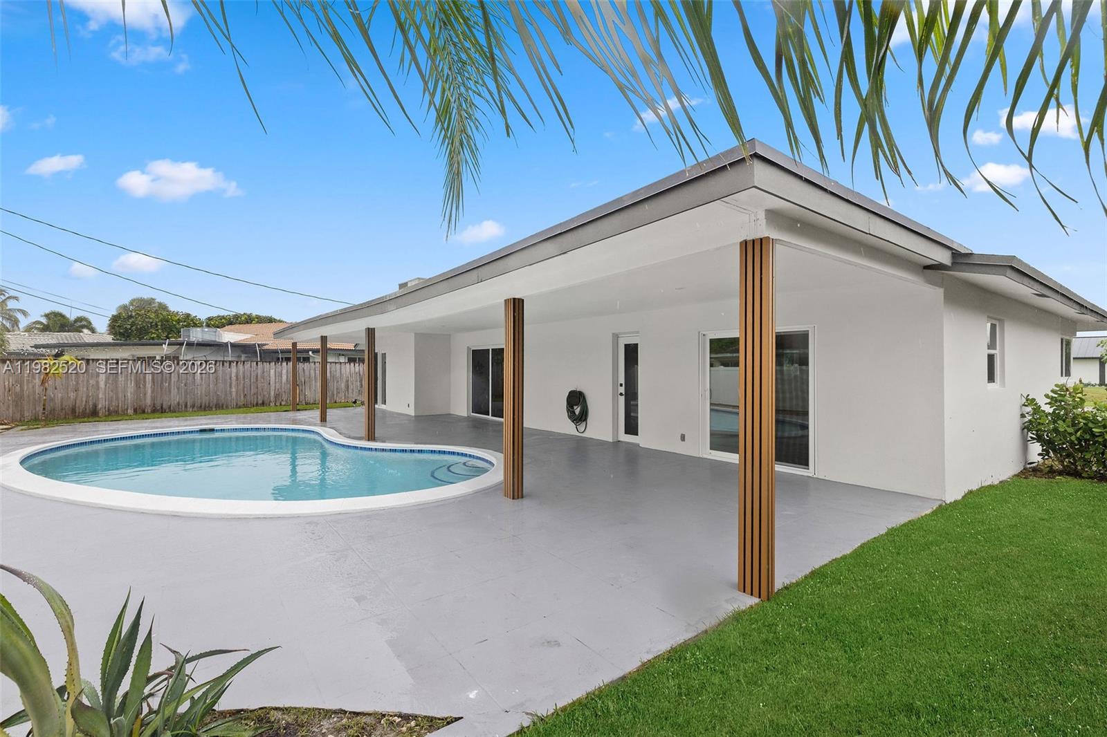 COUNTRY CLUB VILLAGE SEC - Residential