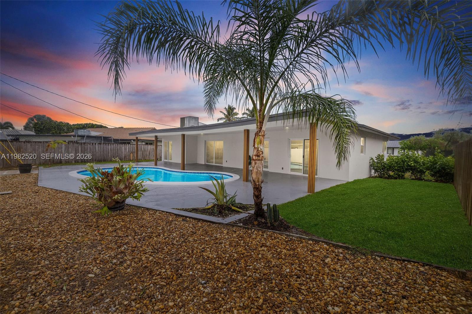 COUNTRY CLUB VILLAGE SEC - Residential