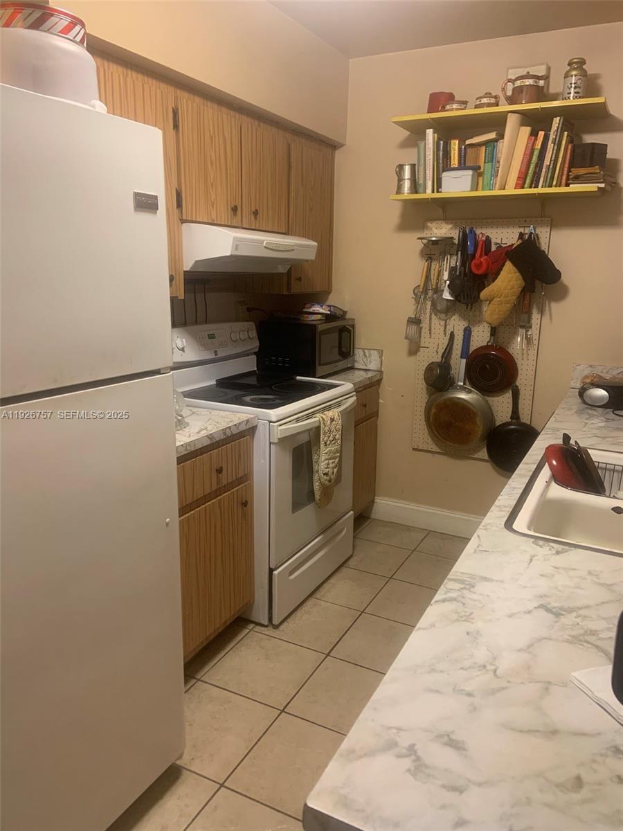 IVES ESTATES SEC 1 - Residential