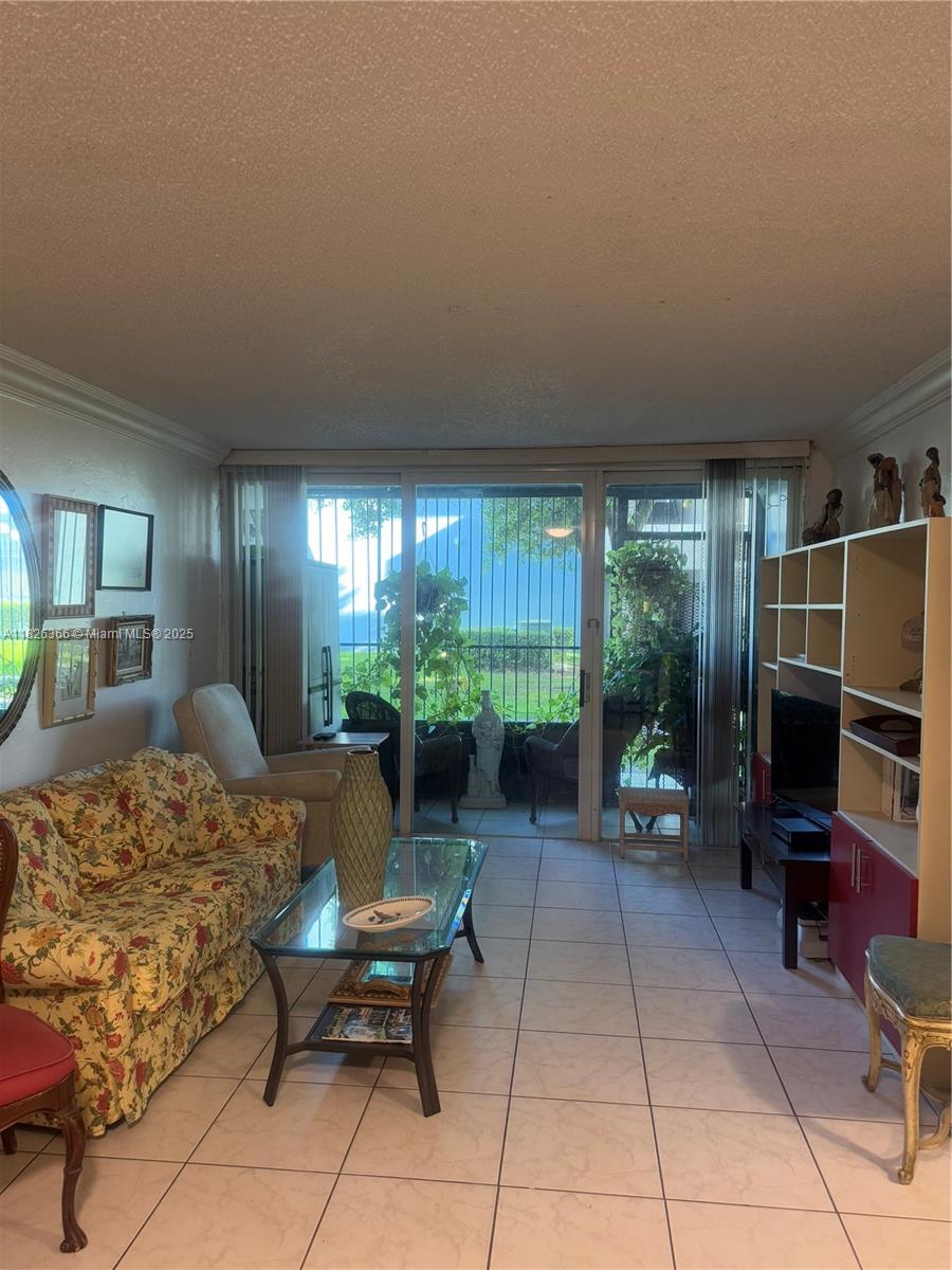 THE GREENS CONDO - Residential