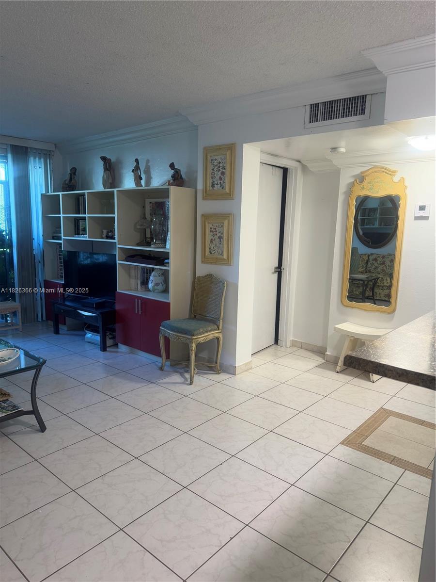 THE GREENS CONDO - Residential