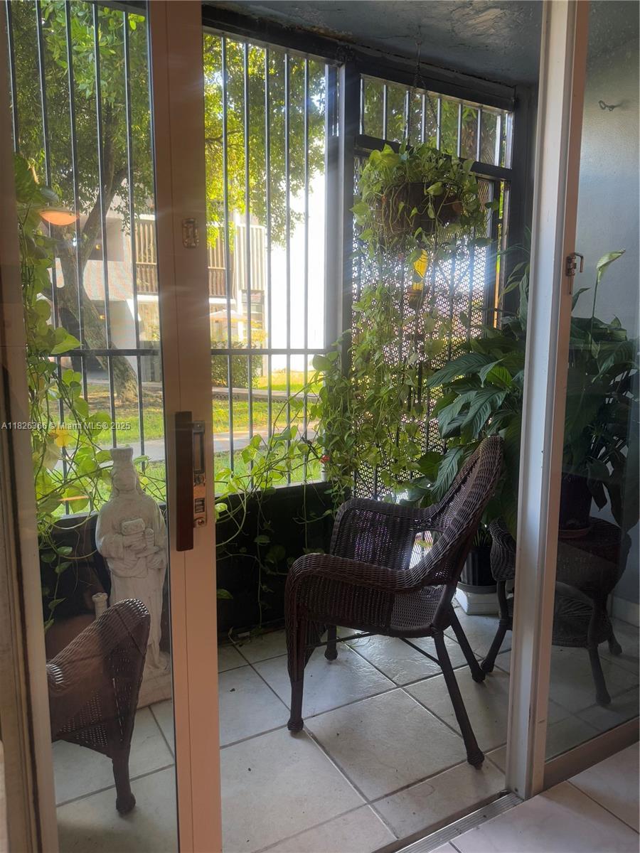 THE GREENS CONDO - Residential