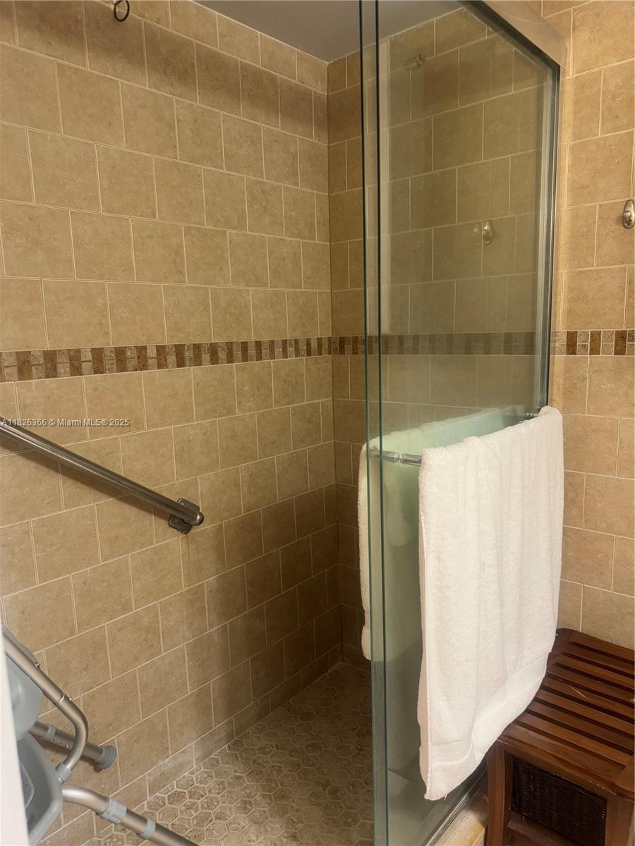 THE GREENS CONDO - Residential