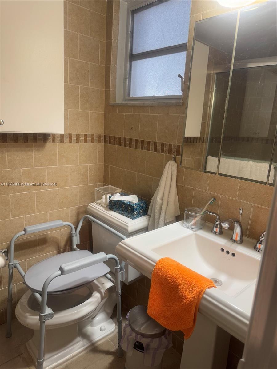 THE GREENS CONDO - Residential