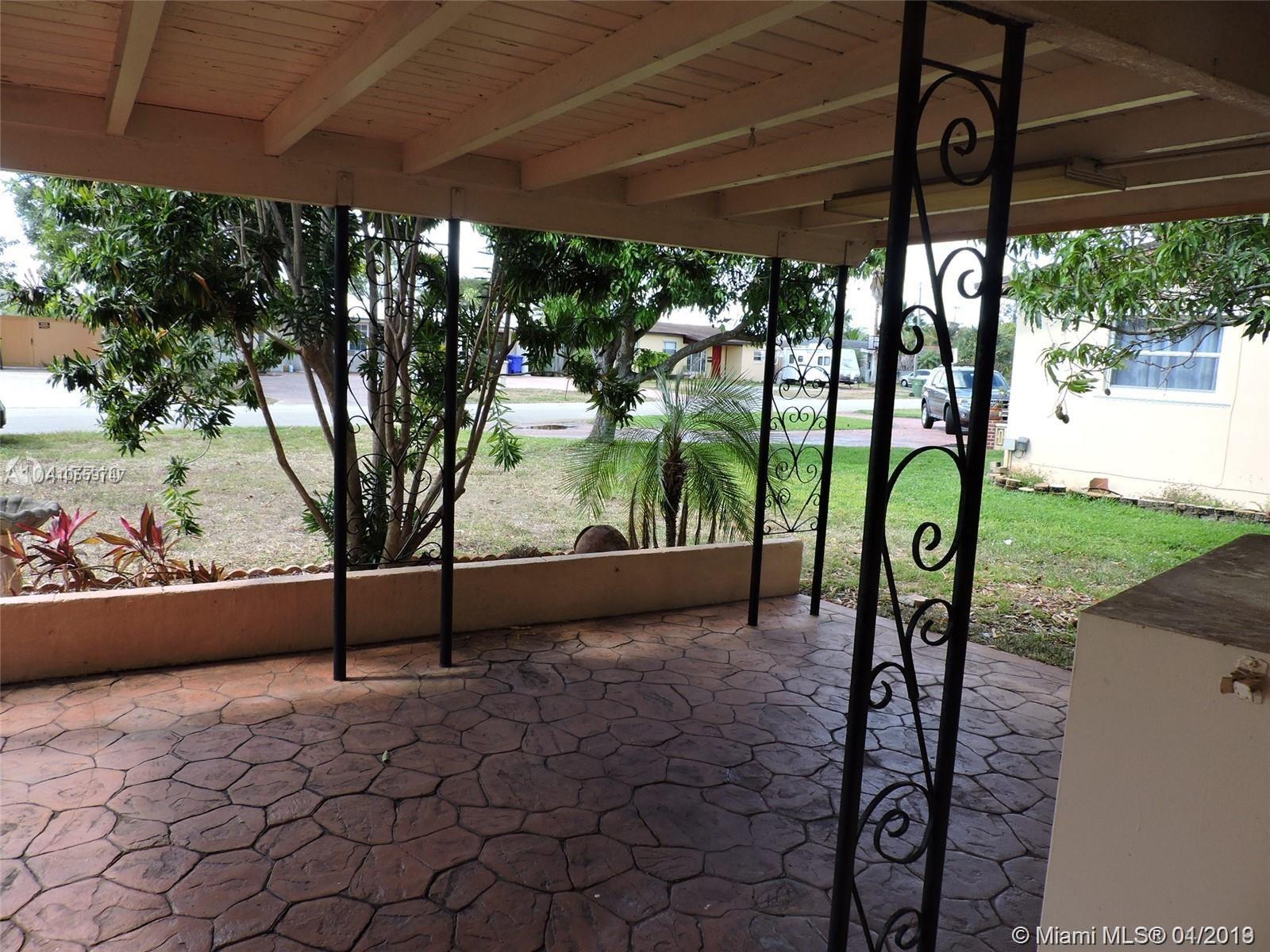 PEMBROKE RANCHES - Residential