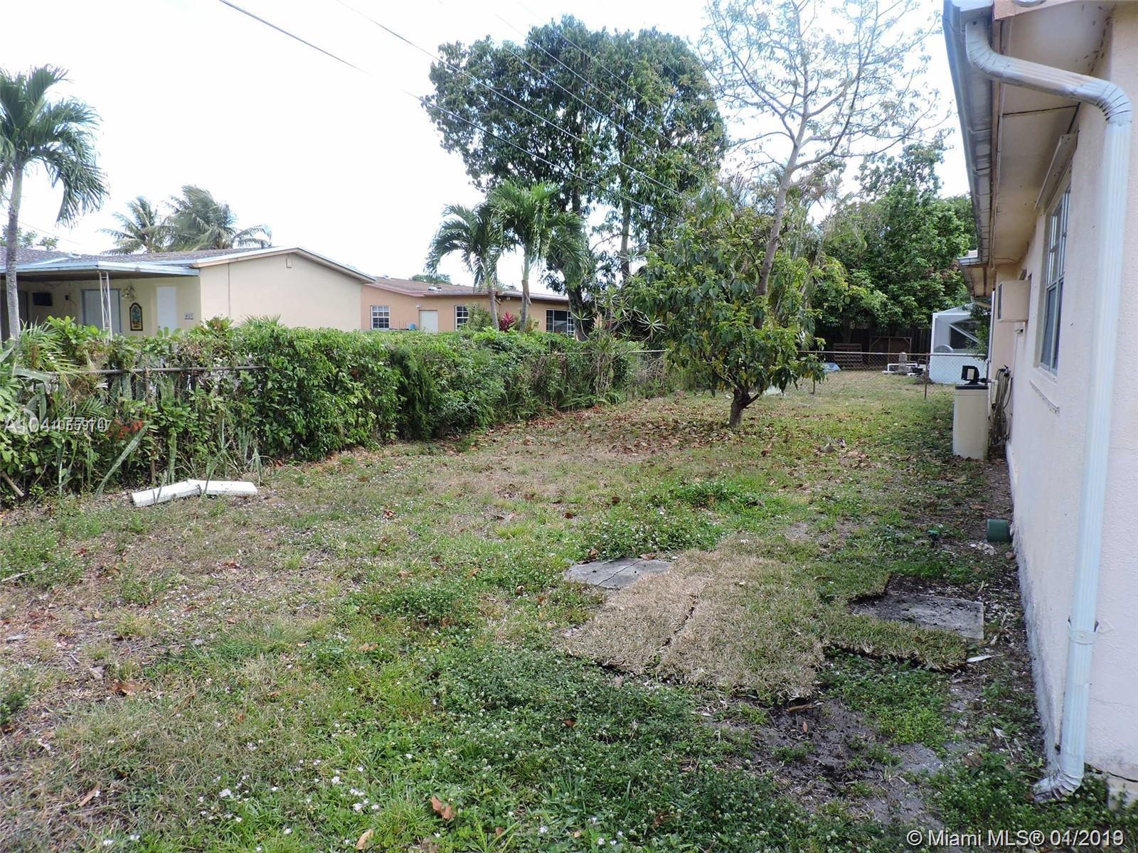 PEMBROKE RANCHES - Residential