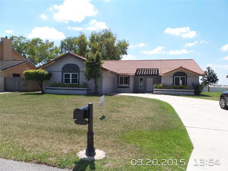 GREAT HOME... NEW ROOF AND FRESHLY PAINT INSIDE, NEW CARPET IN MASTER, NEW WINDOWS, SCREEN IN PORCH...LARGE and DESIRABLE AREA...This property is eligible under the Freddie Mac First Look Initiative through 04/14/2015..INVESTOR OFFER WILL BE CONSIDER AFT ER THE 14TH OF APRIL