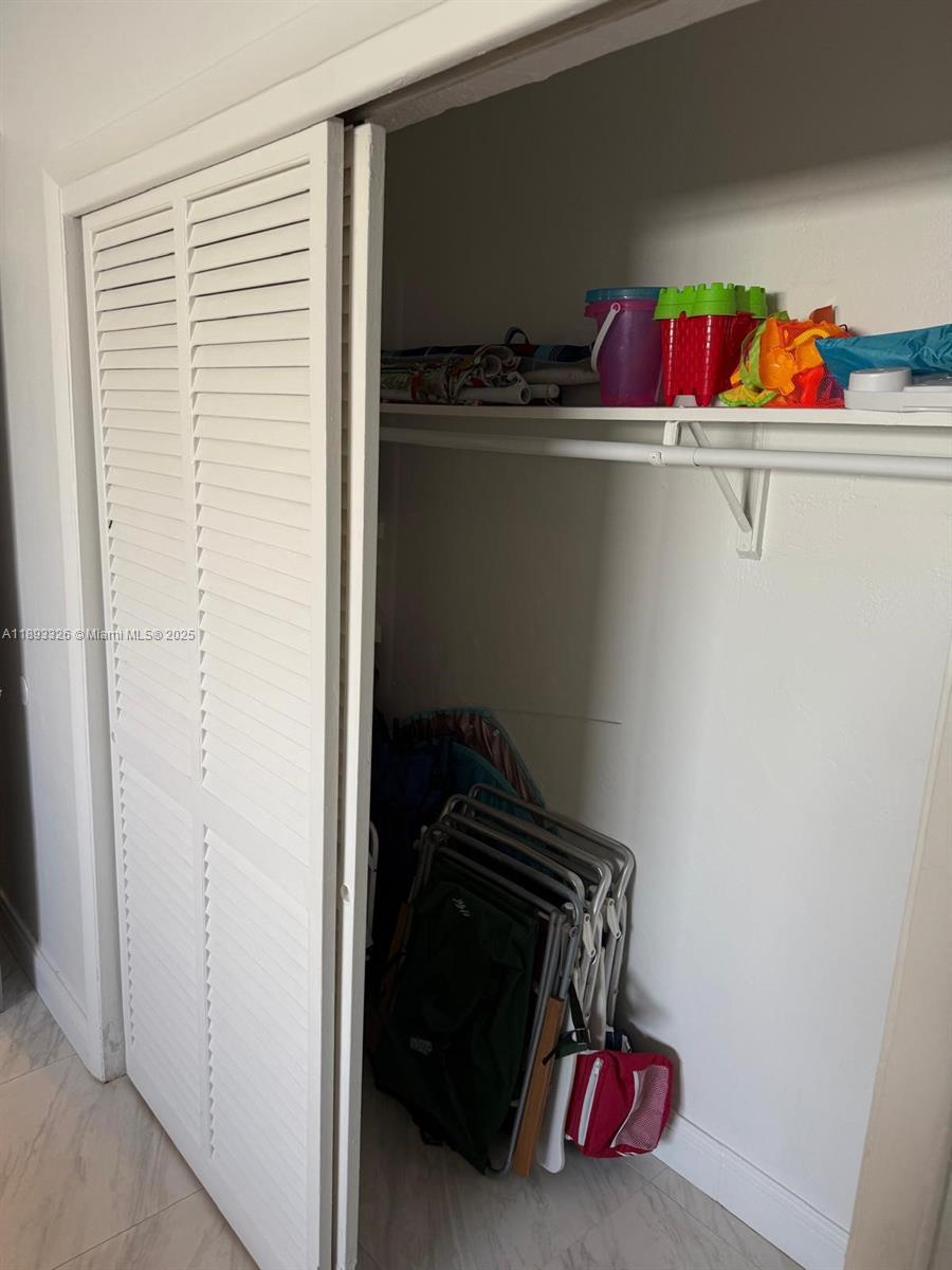 WATERWAY @ HOLLYWOOD BEAC - Residential Lease