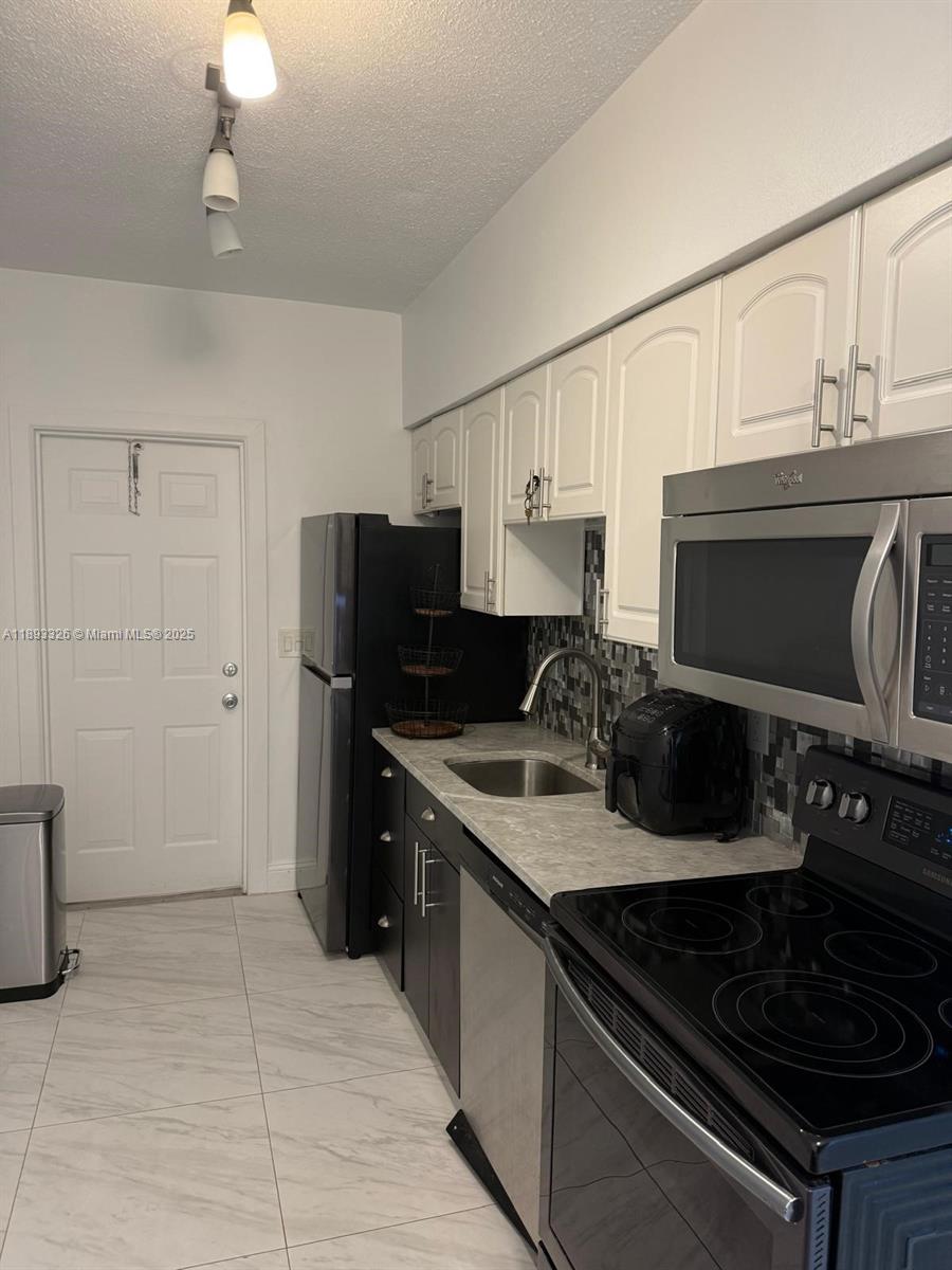 WATERWAY @ HOLLYWOOD BEAC - Residential Lease