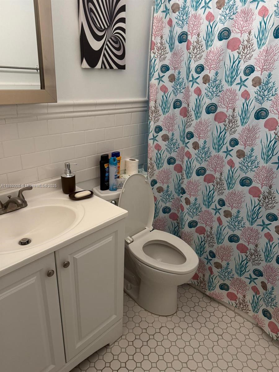 WATERWAY @ HOLLYWOOD BEAC - Residential Lease