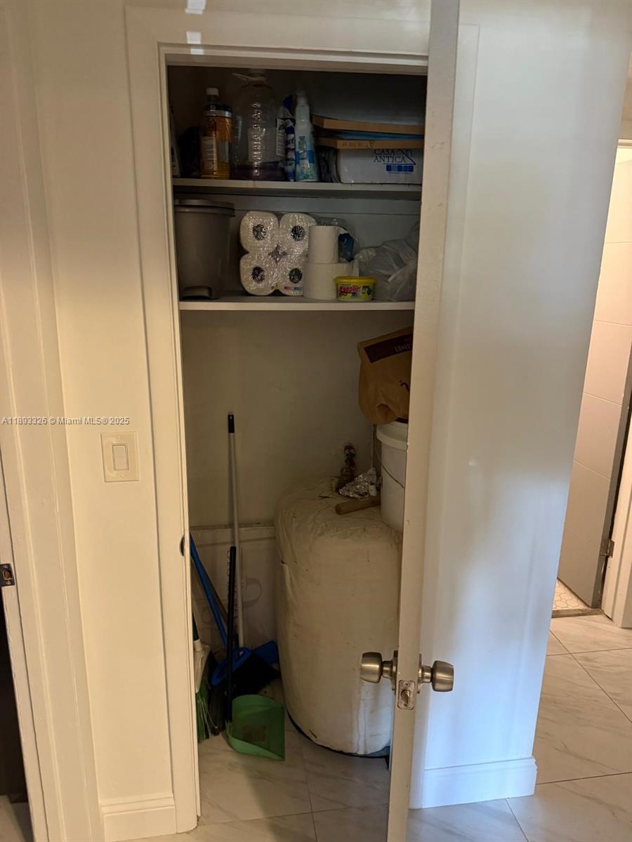 WATERWAY @ HOLLYWOOD BEAC - Residential Lease