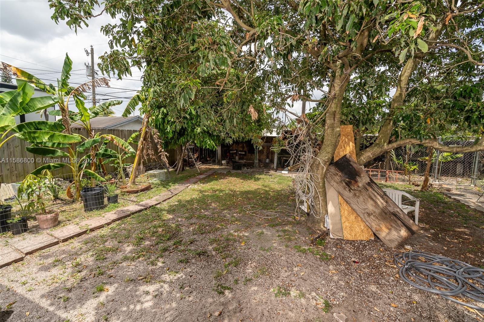 HIALEAH 16TH ADDN - Residential