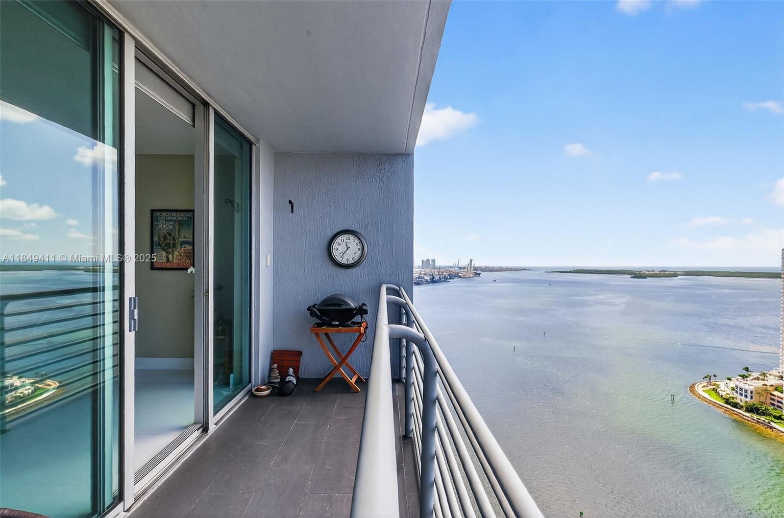 335 S Biscayne Blvd 3501