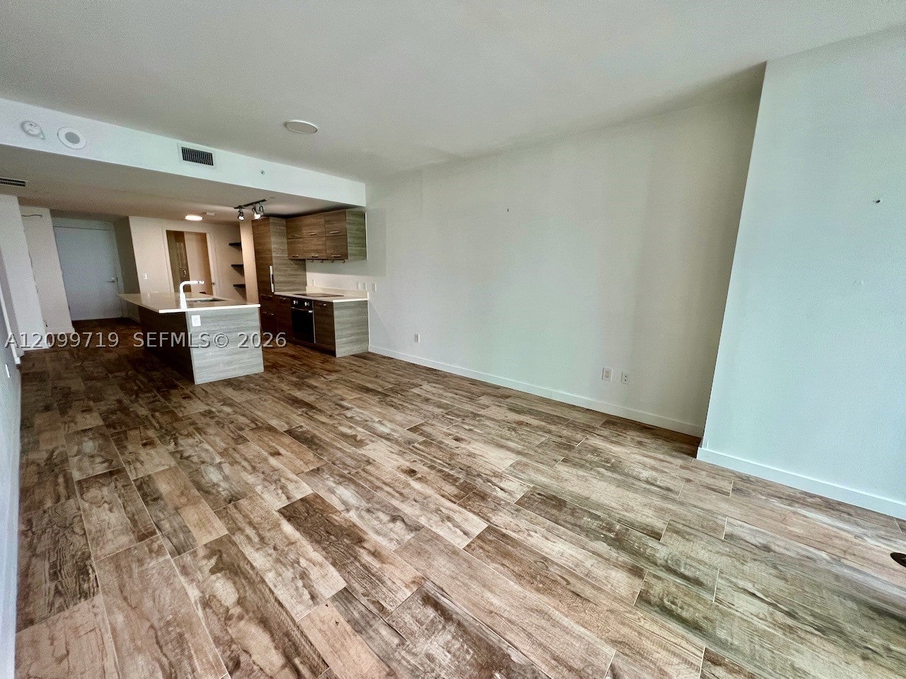 650 NE 32nd St 4802