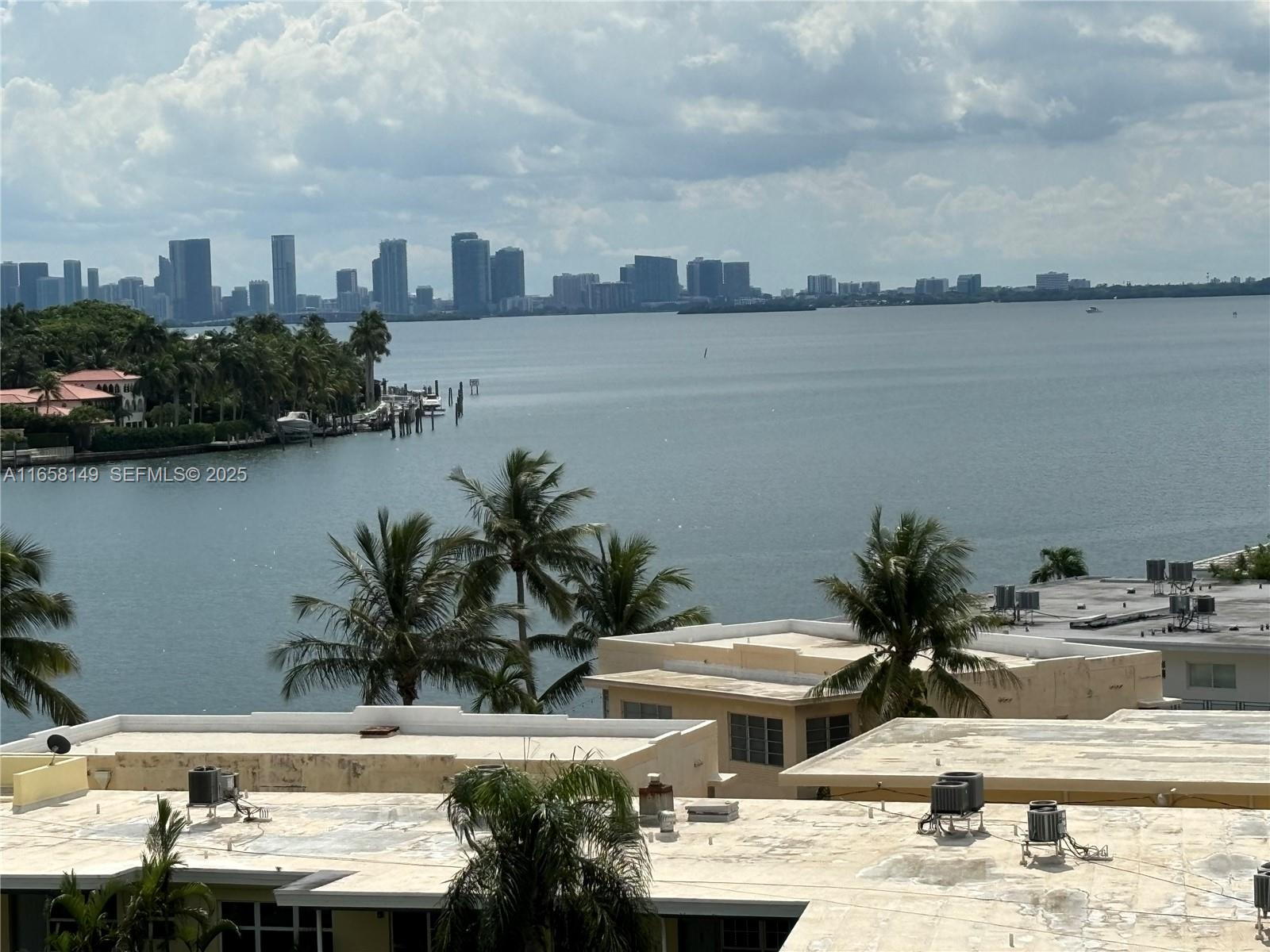 KING COLE CONDO - Residential