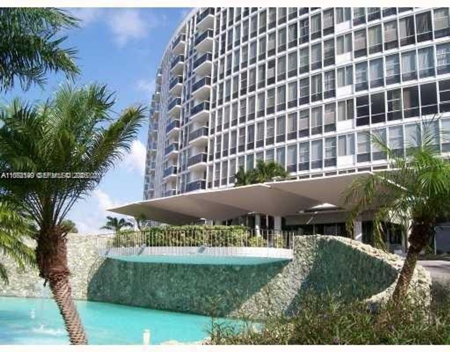 Nice, fully furnished unit with bay view. Great amenities. King Cole Building amenities: Bayfront location with marina, swimming pool 24/7, security, bike storage, fitness center, paddle board and kayak storage, kids playroom, valet parking, community laundry.  
Easy to show, call listing agent .