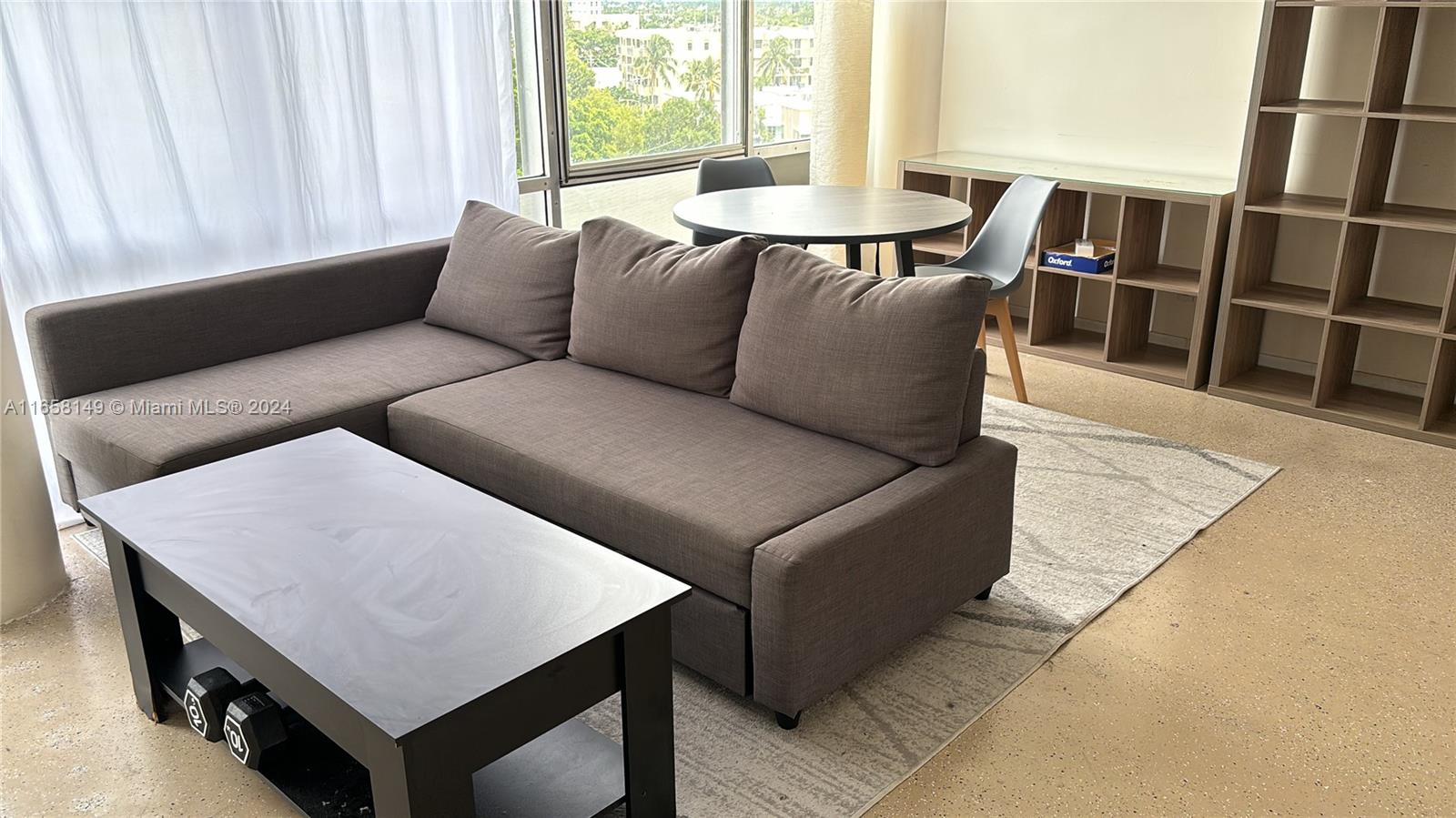 KING COLE CONDO - Residential