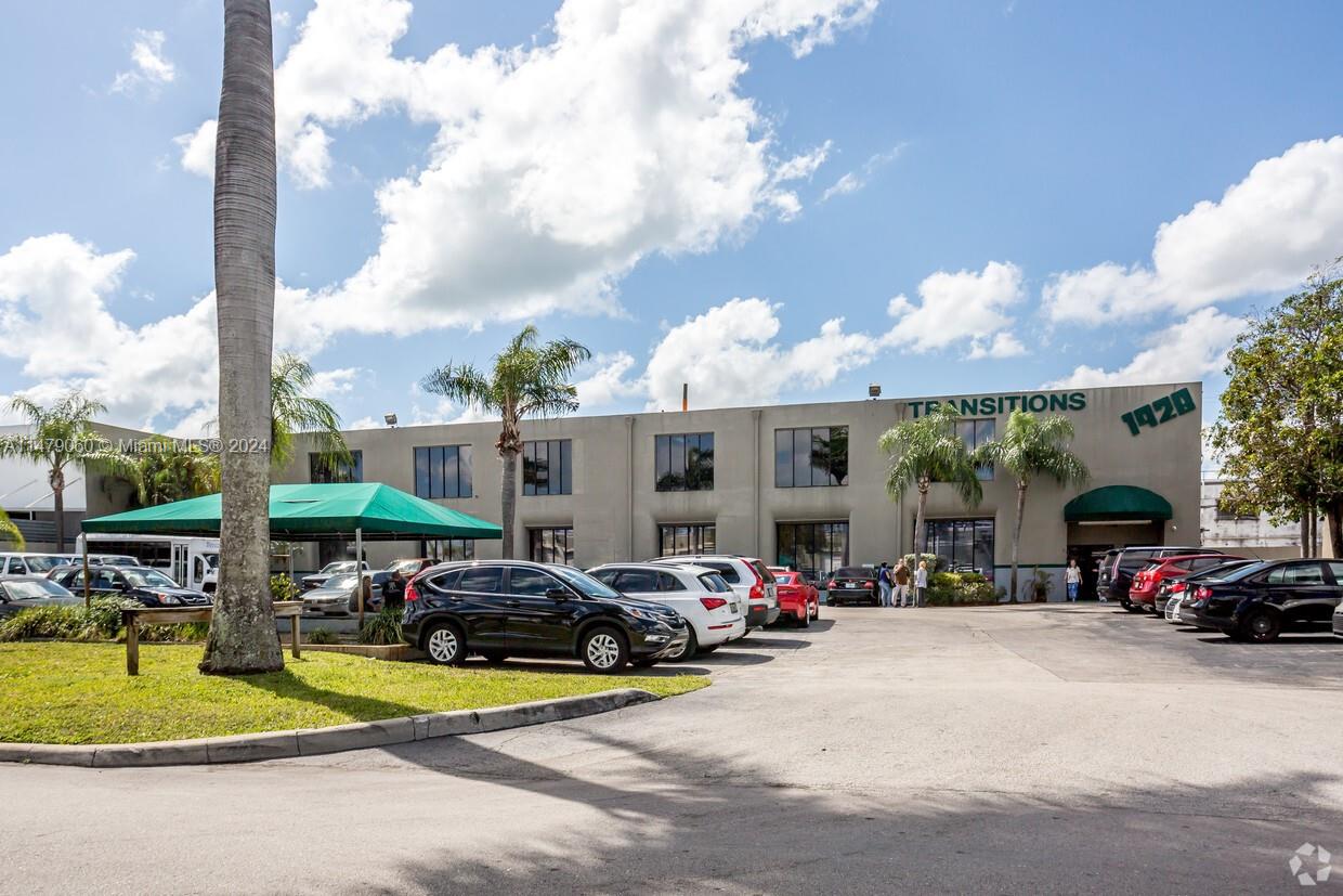 Flex Space industrial warehouse-storage-office in the "Industrial Railroad Subdivision" in North Miami Beach, conveniently located in the middle of the 4 Billion plus dollar development boom. The available space is 4,504 sq ft located on the second floor. With a zoning code B-4, the property allows for most business types, property is an excellent opportunity for the knowledgeable investor or end user looking for a footprint in the fastest-growing landmark in NE Dade County.
