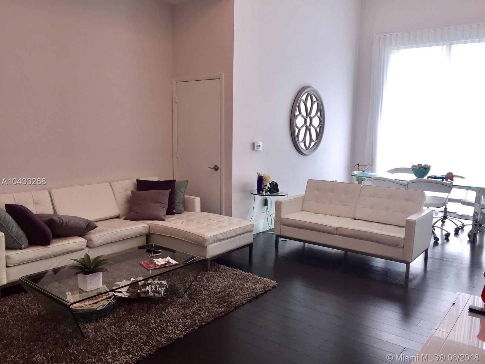 Beautiful 1 bd + den converted into a 2 bd, facing South in the heart of Downtown. Modern kitchen w/Italian cabinets, granite countertops, stainless steel & appliances, ceramic floors throughout. Amazing Downtown views, 5 star amenities building with 2 pools, spa, billiard room, conference room, business center, club house & more. Walking distance to American Airlines Arena, Bayside, shopping.....Available Aug 20t