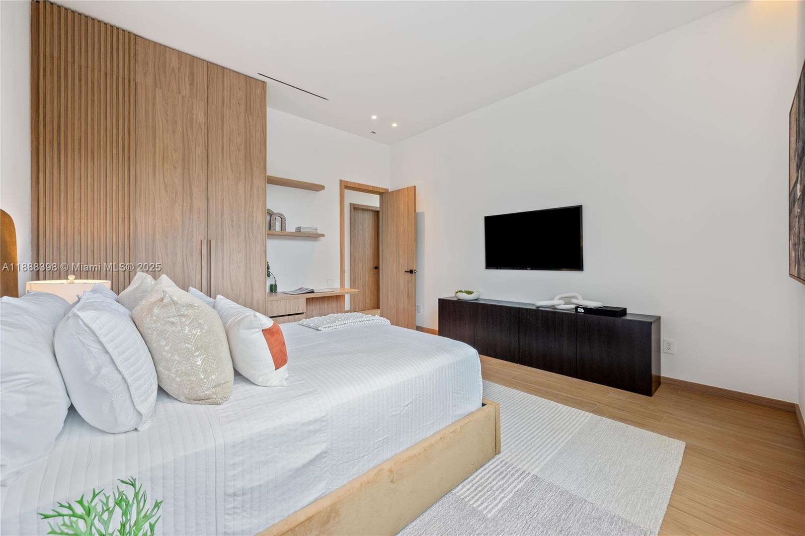 BRENTWOOD - Residential