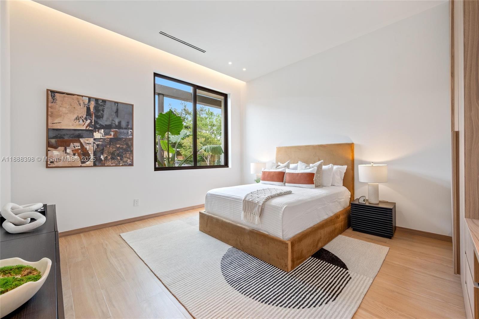 BRENTWOOD - Residential