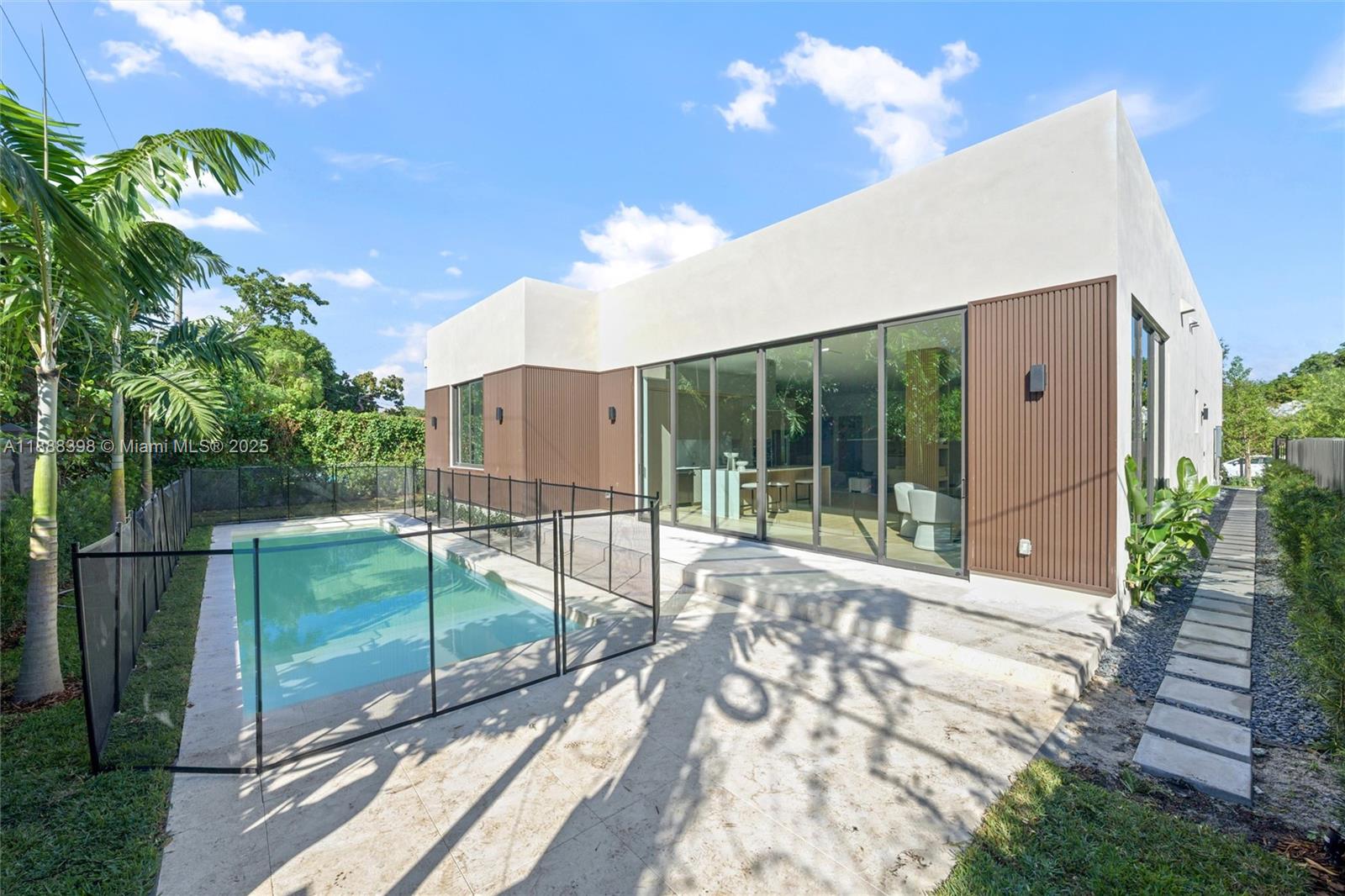 BRENTWOOD - Residential