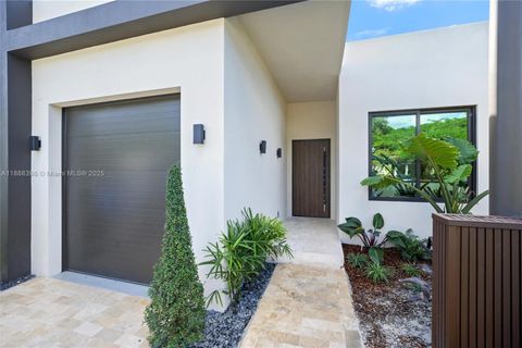 270 NE 46th St Miami FL 33137