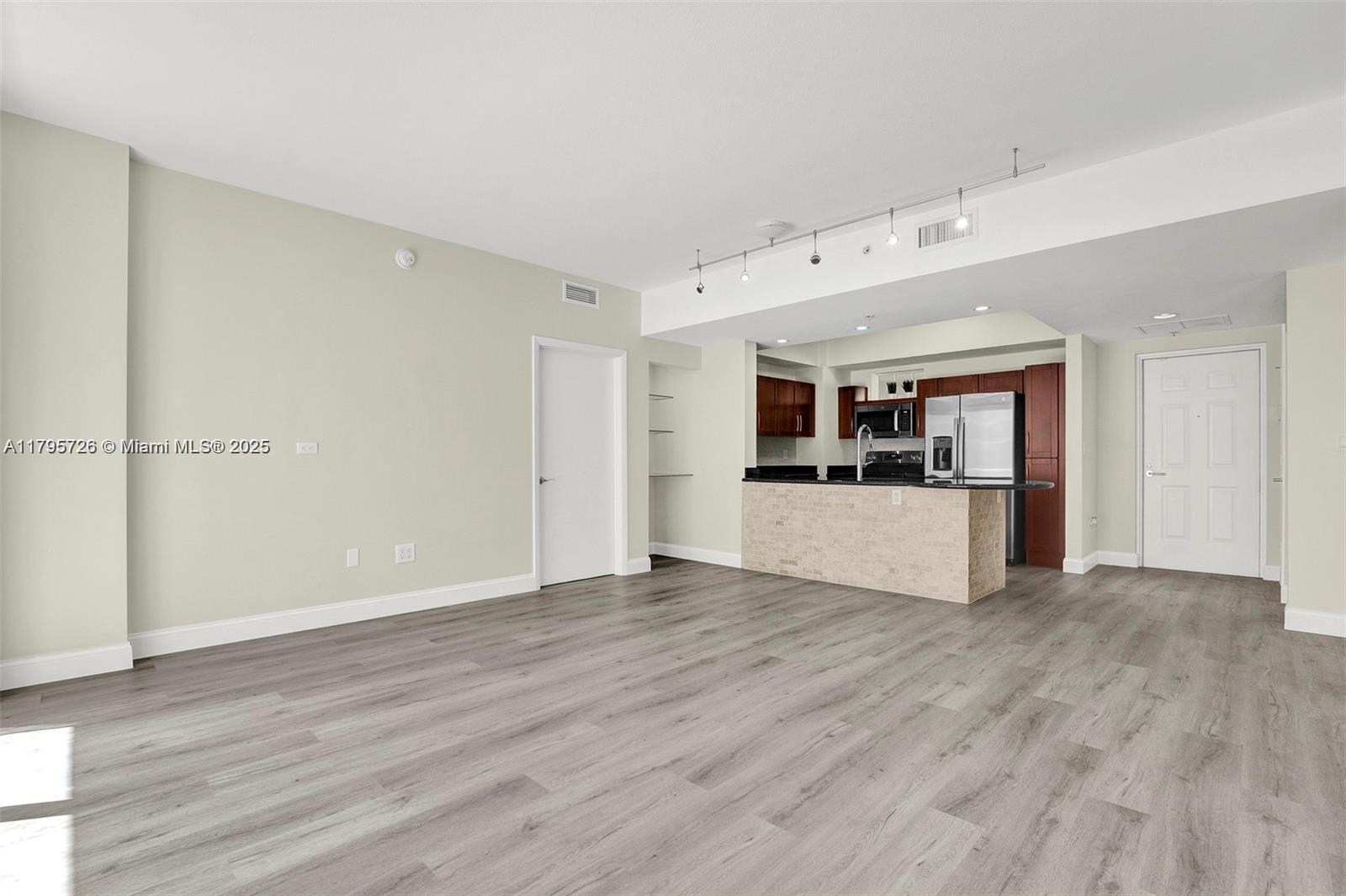 7280 Sw 89th St D307, Miami, Broward County, Florida - 2 Bedrooms  
2 Bathrooms - 