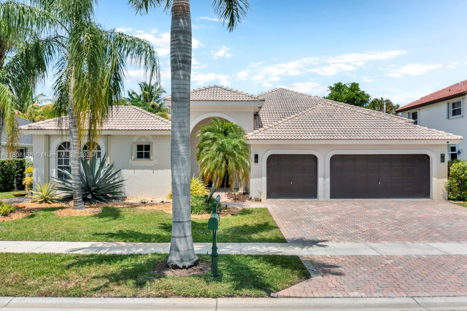 18621 Sw 39th Ct, Miramar, Broward County, Florida - 4 Bedrooms  
4 Bathrooms - 