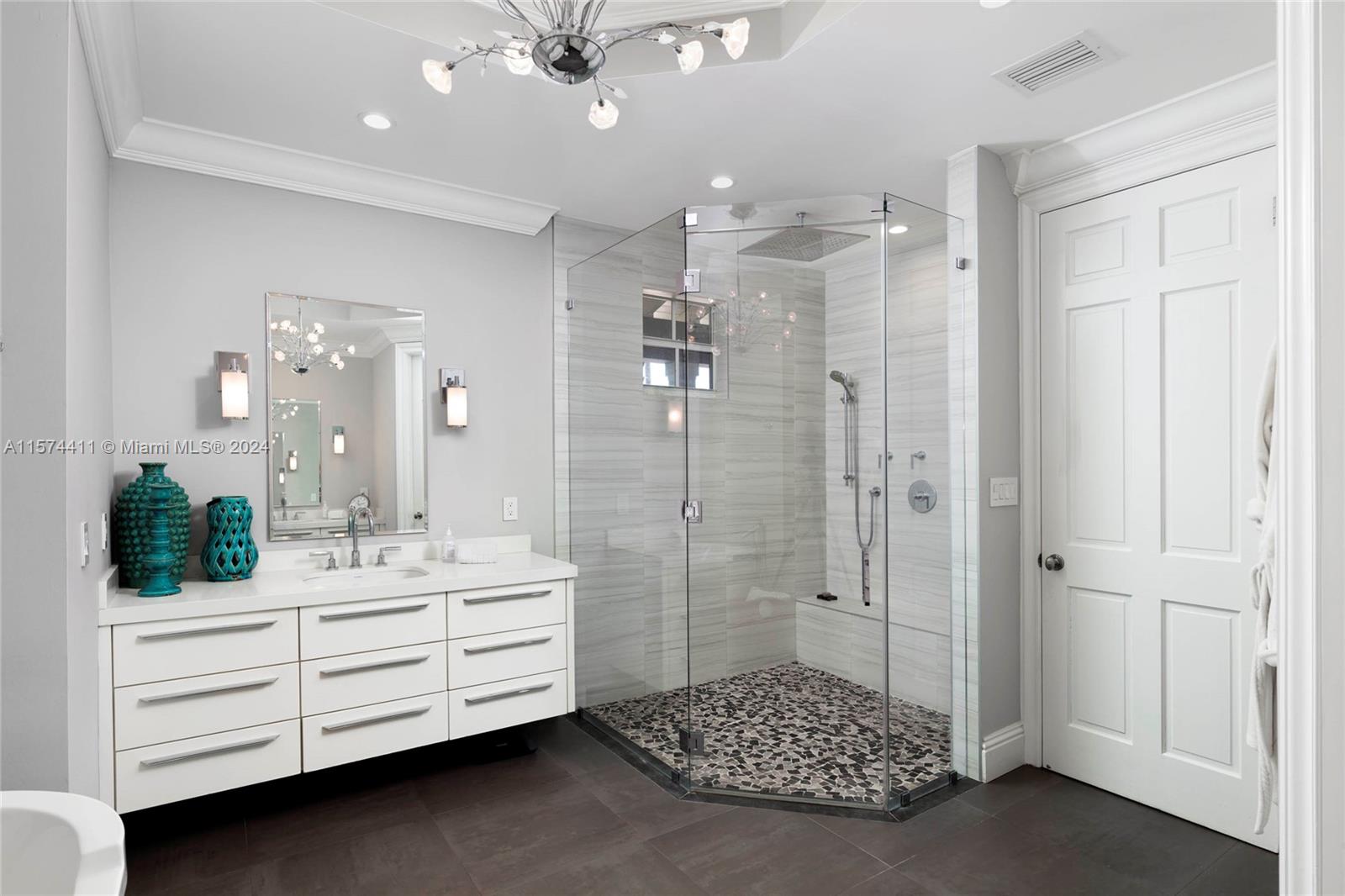 OAKRIDGE ESTATES SEC 3 - Residential