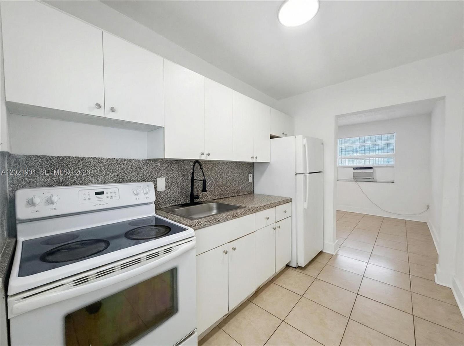 220 NW 11th Ter 2