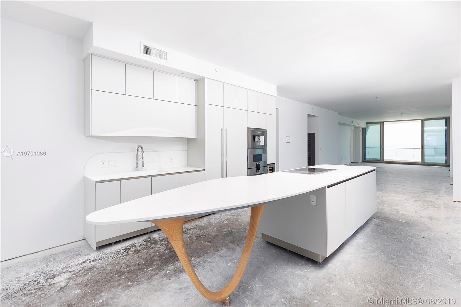 JADE SIGNATURE CONDO - Residential