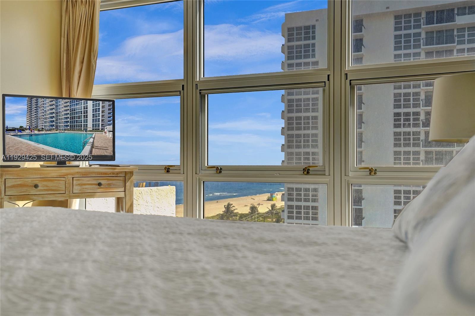 SILVER THATCH ATLANTIC PL - Residential