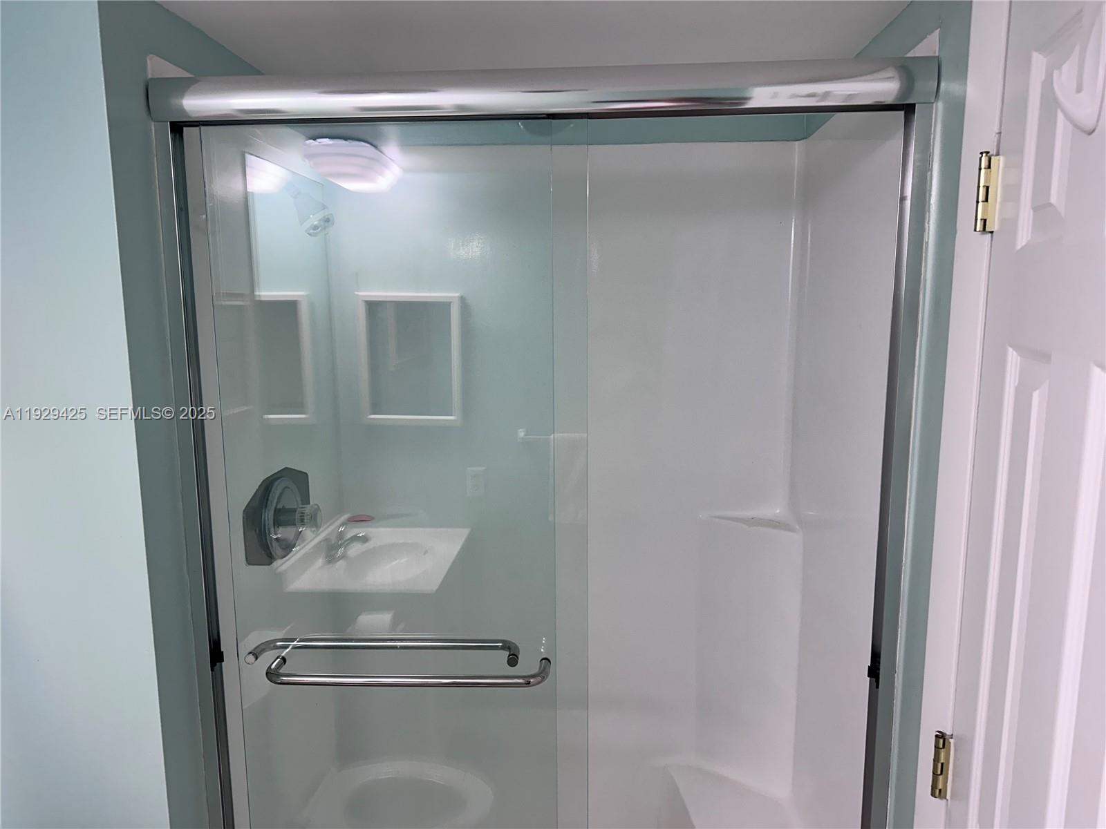 SILVER THATCH ATLANTIC PL - Residential