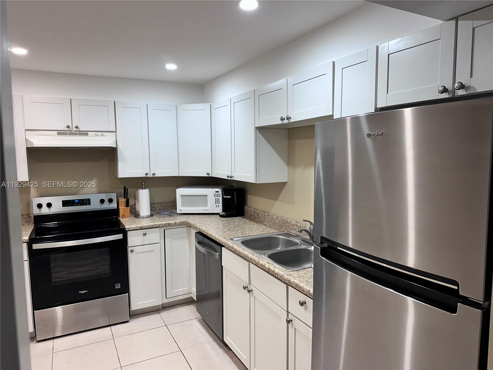 SILVER THATCH ATLANTIC PL - Residential