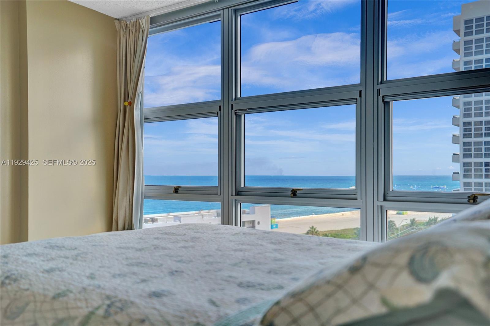 SILVER THATCH ATLANTIC PL - Residential