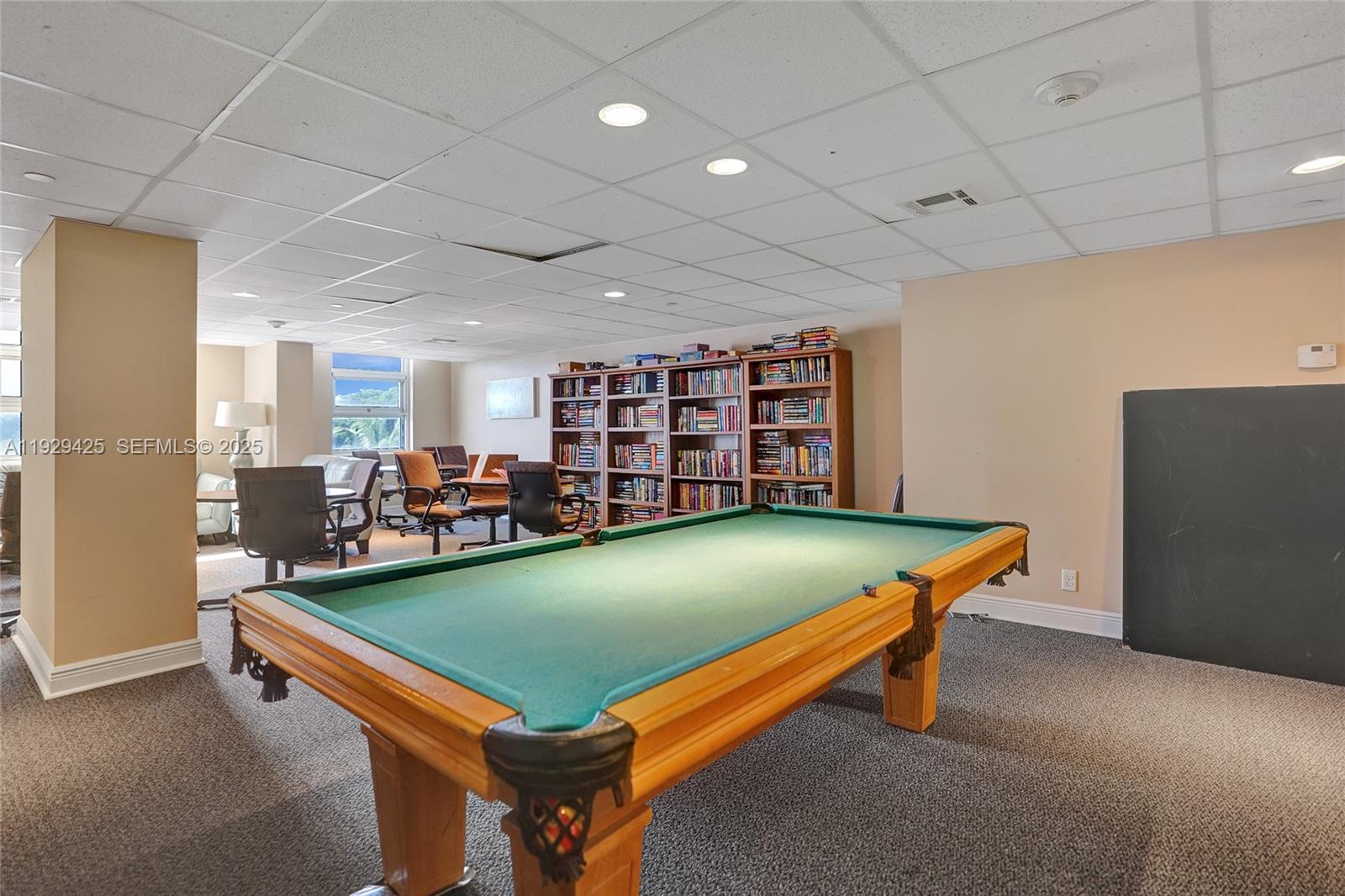 SILVER THATCH ATLANTIC PL - Residential