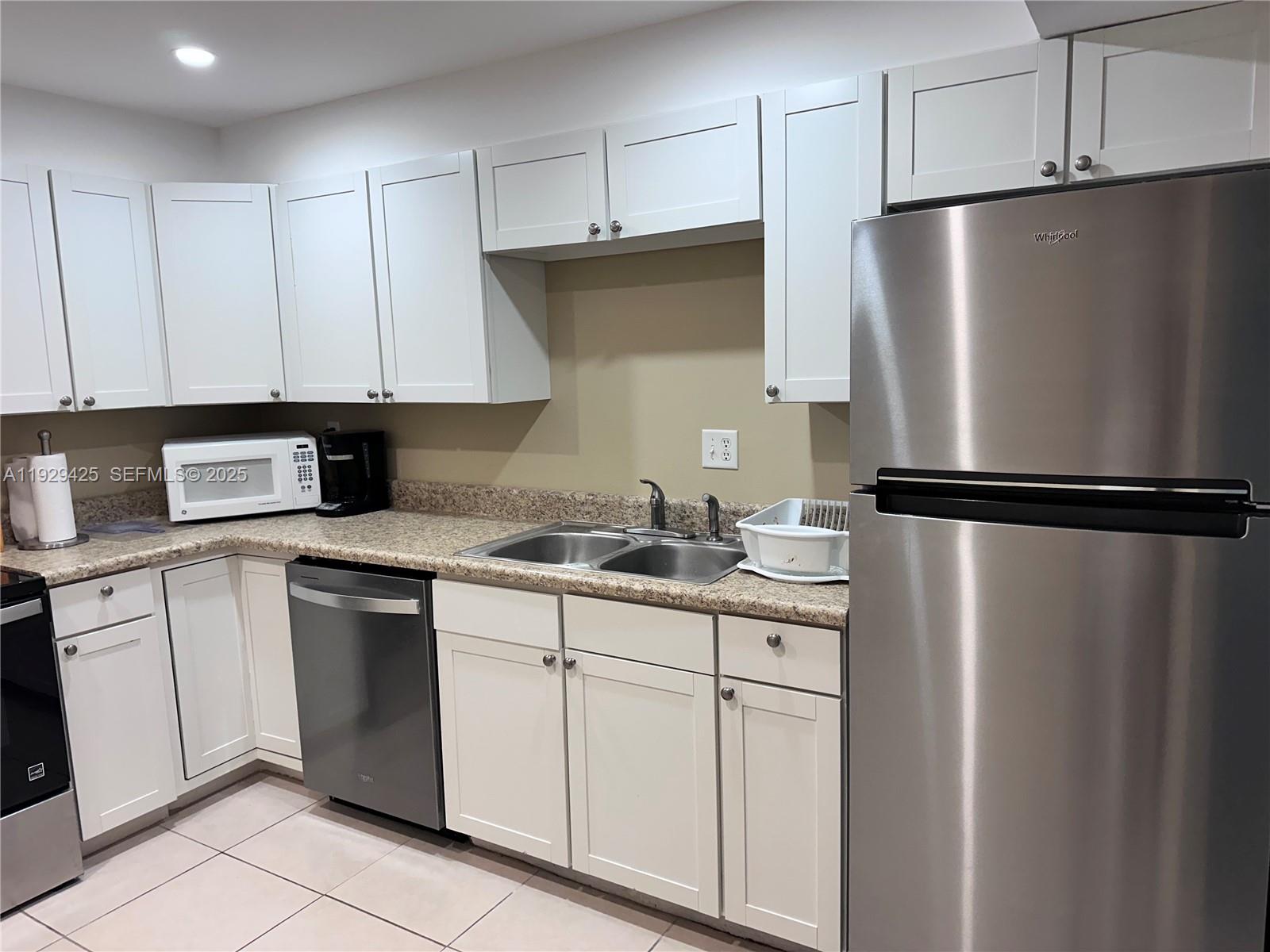 SILVER THATCH ATLANTIC PL - Residential