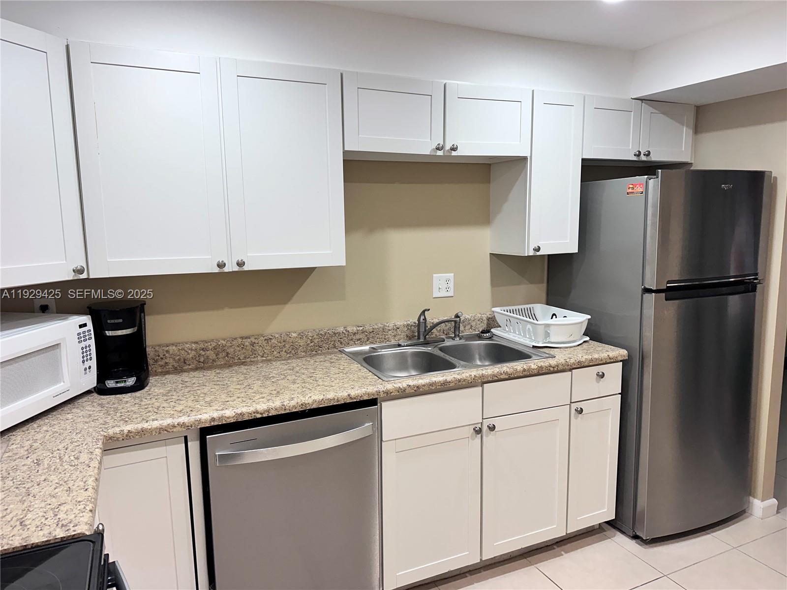 SILVER THATCH ATLANTIC PL - Residential