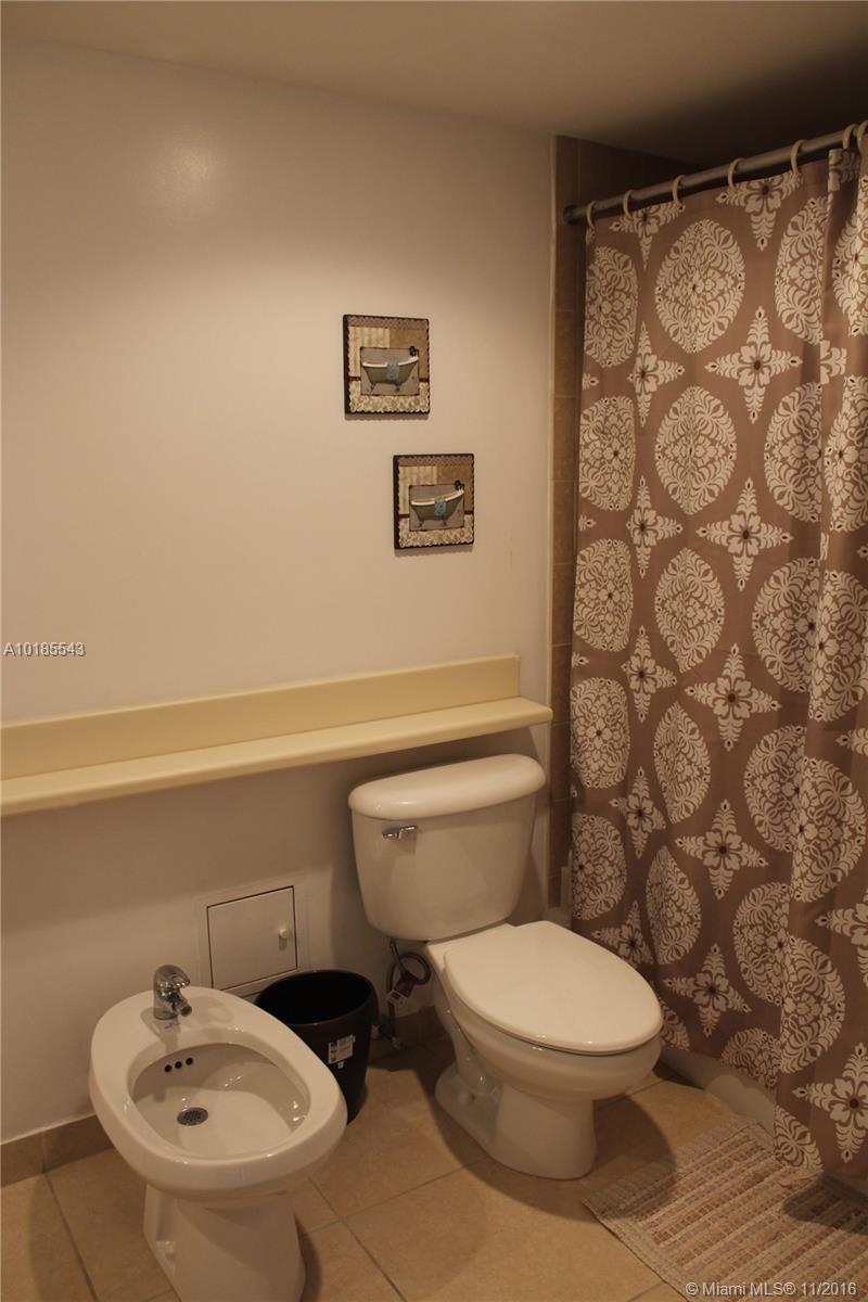 5600 Condominium - Residential Lease