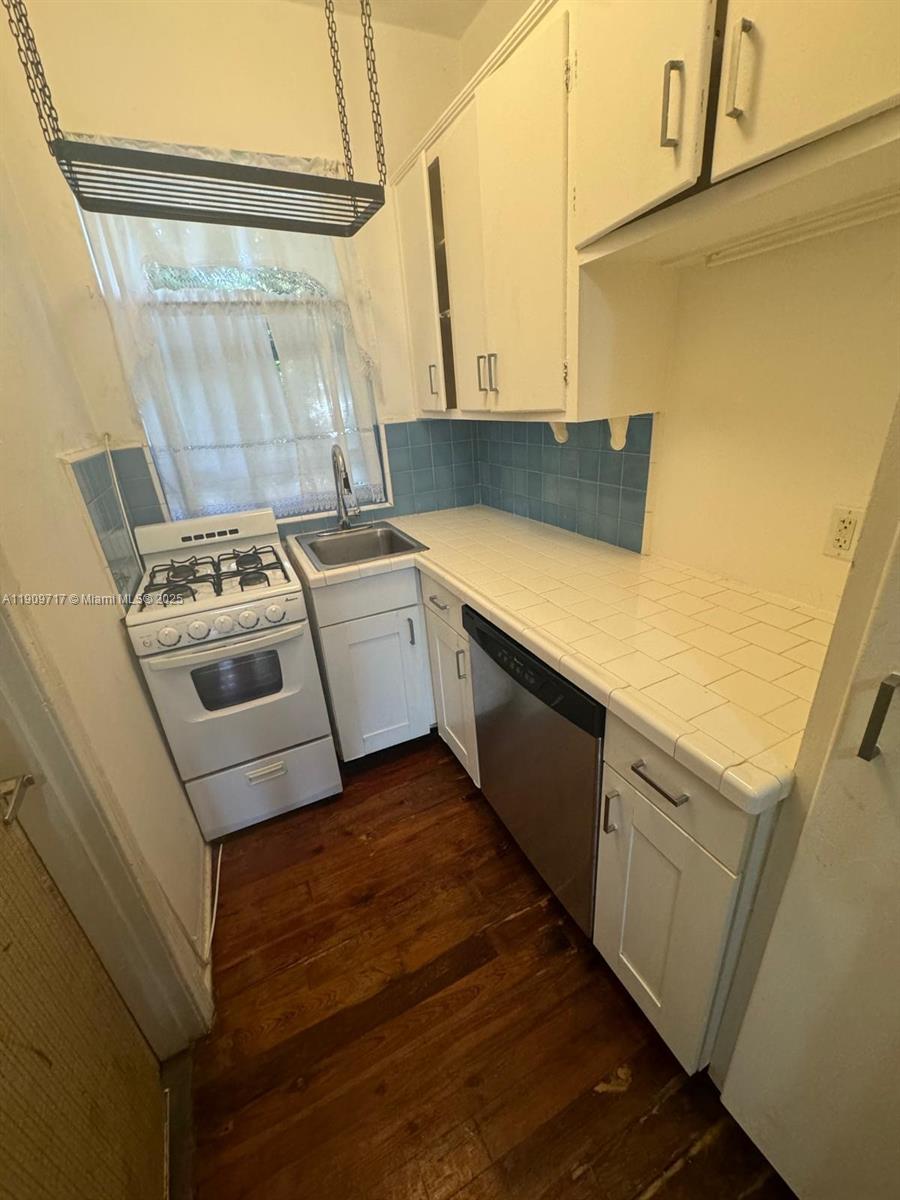 FAIRGREEN R/S - Residential Lease