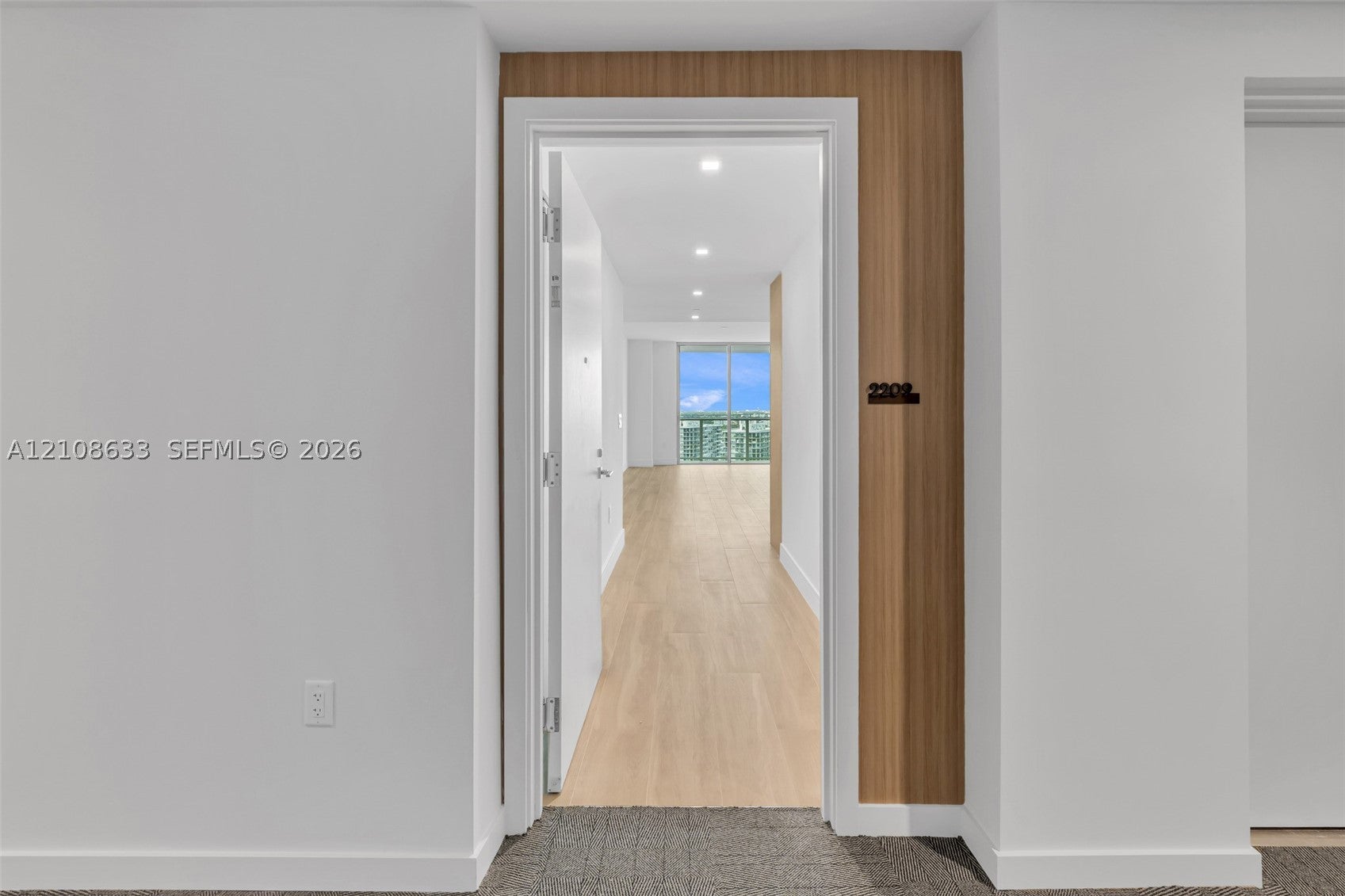 2411 Laguna Circle 2209+DEN